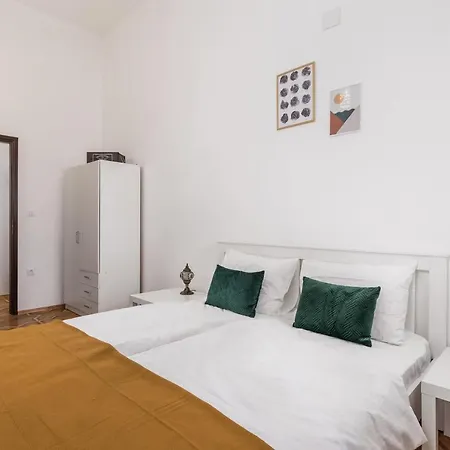 Urban Jungle Central Apartman Apartman